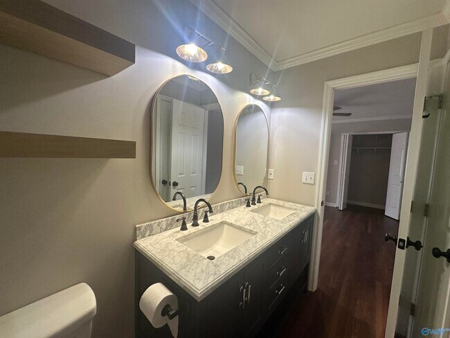 Building Photo - 3030 Dupree Dr SW