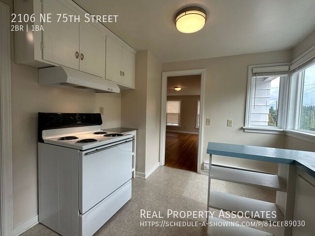 Building Photo - 2106 NE 75th St