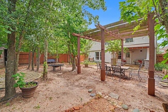 Building Photo - 25338 Barmby Dr