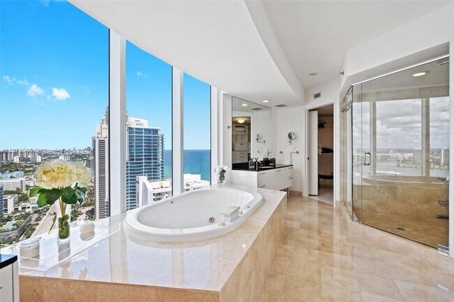 Building Photo - 17201 Collins Ave