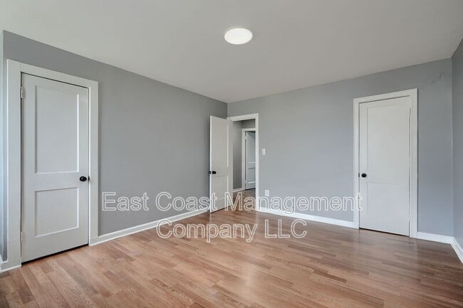Building Photo - 5044 Chalgrove Ave