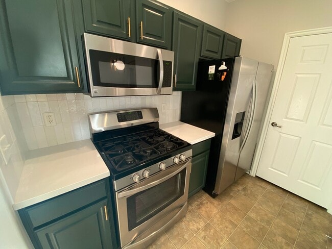 Building Photo - Dashing Canyon Meadow Townhome