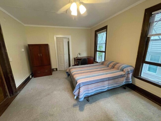 Building Photo - 526 Stewart Ave