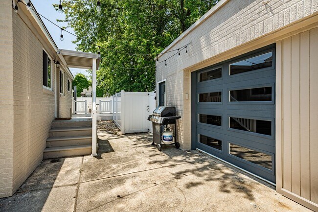 Building Photo - 5708 Park Blvd