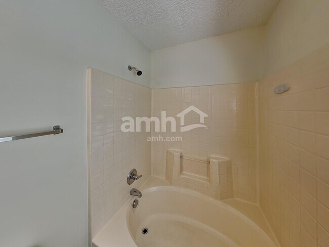 Building Photo - 183 Everett Park Dr