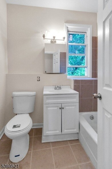 Building Photo - 247 Duane St