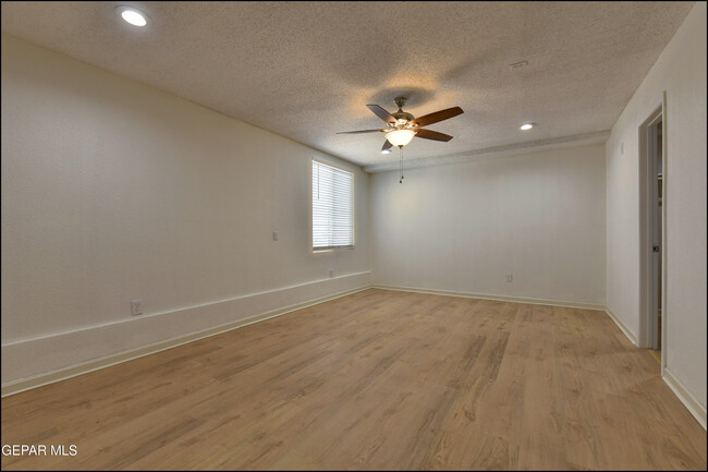 Building Photo - 253 Summerbrooke Ct