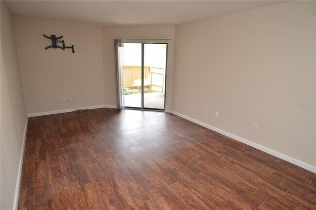 Building Photo - 8756 Mallard Reserve Dr