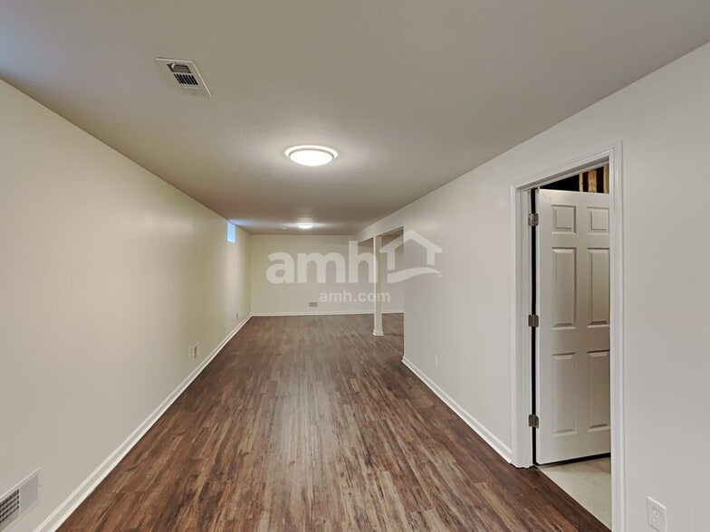 Building Photo - 131 Boutot St