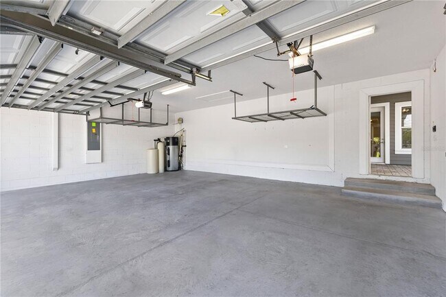 Building Photo - 13041 Gabor Ave