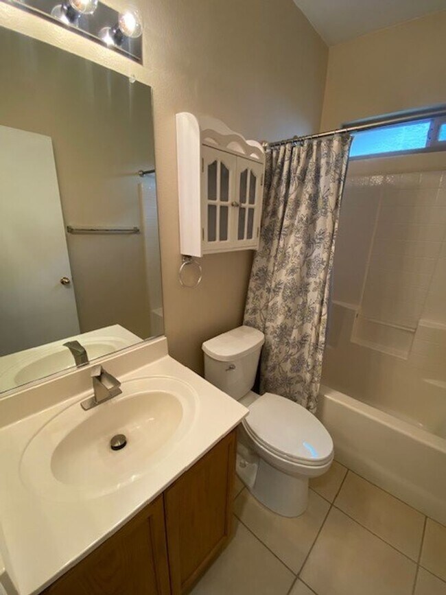 Building Photo - Beautiful 3-Bedroom Home with Vaulted Ceilings & Private Fenced Yard