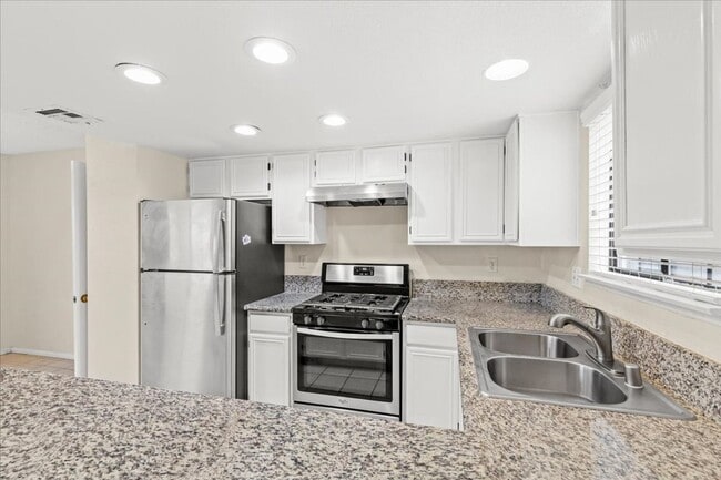 Building Photo - Completely Remodeled Kitchen on 12-1-25, Summerlin Condo, 2 Bedroom, No Carpet