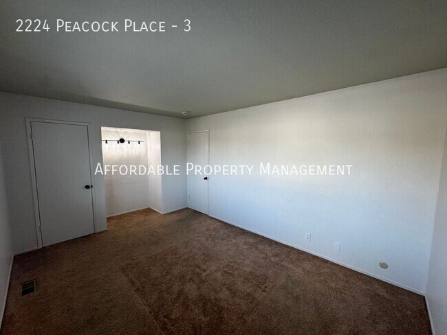 Building Photo - 2224 Peacock Pl