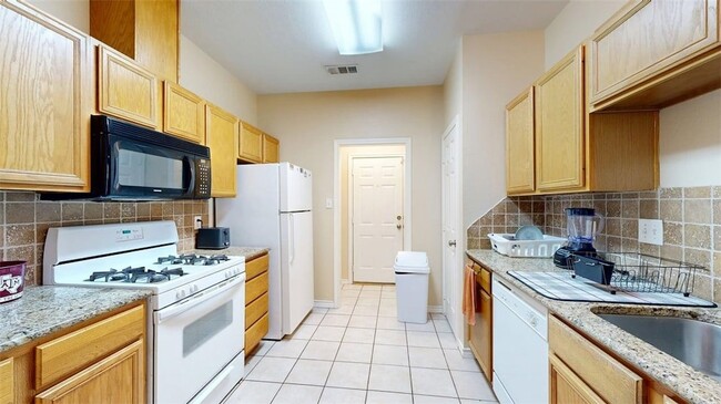 Building Photo - 609 Townplace Dr