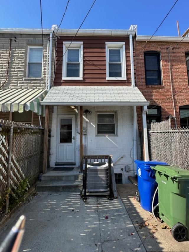 Building Photo - 605 S Decker Ave