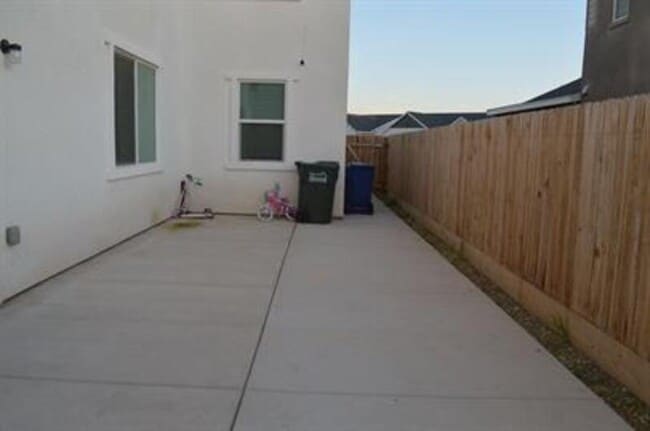 Building Photo - 2459 Robledo Wy
