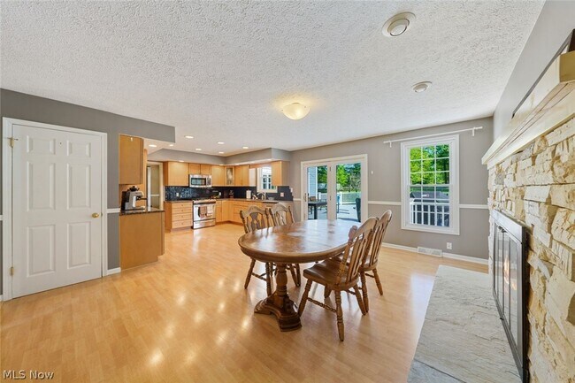 Building Photo - 2950 Royalwood Rd