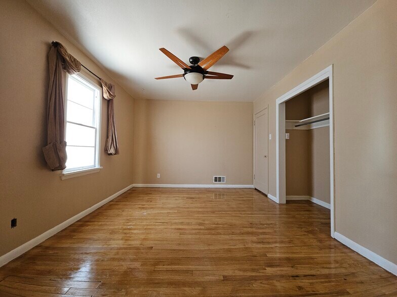 Building Photo - 1705 Fairacre Drive