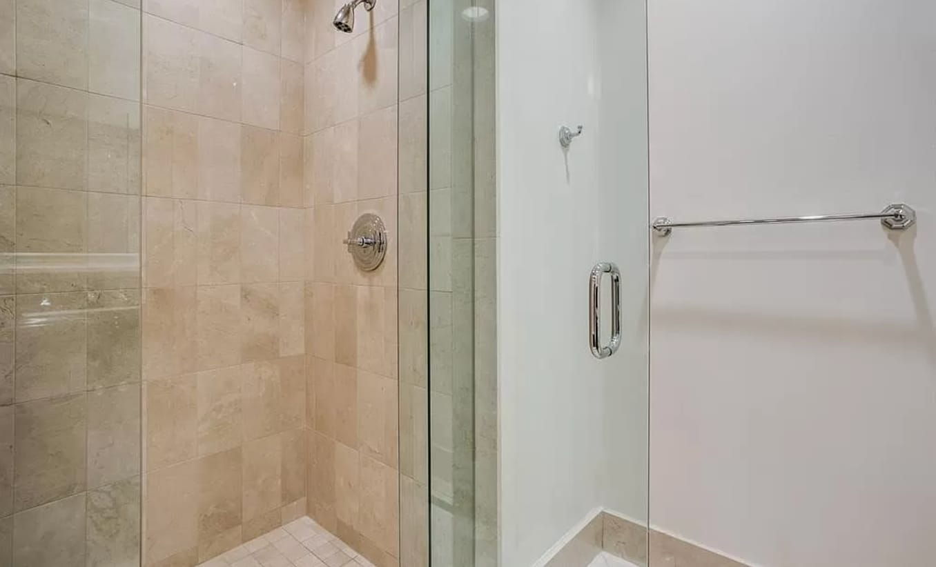 Building Photo - 2555 N Pearl St