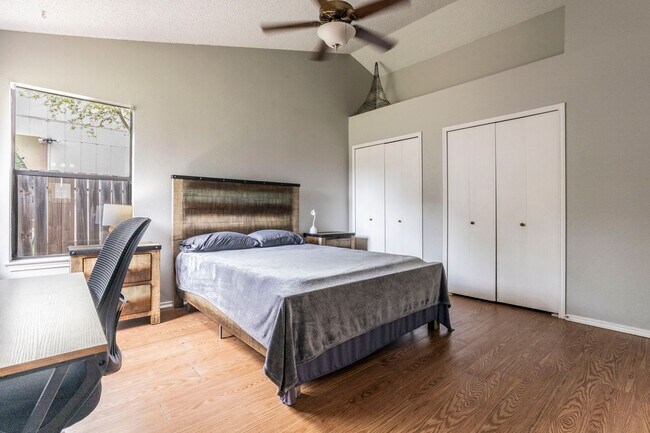 Building Photo - RENOVATED 3-BEDROOM IN NORTHWEST CROSSING