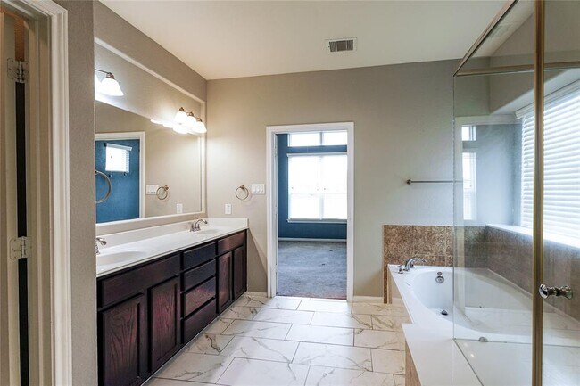 Building Photo - 6011 Watford Bend