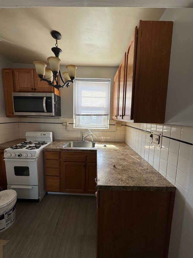 Building Photo - 628 Wynnewood Rd