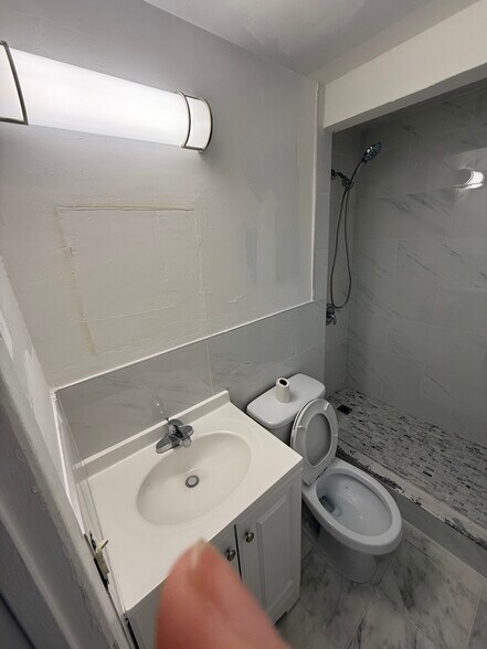 Building Photo - 2355 Vista Ct