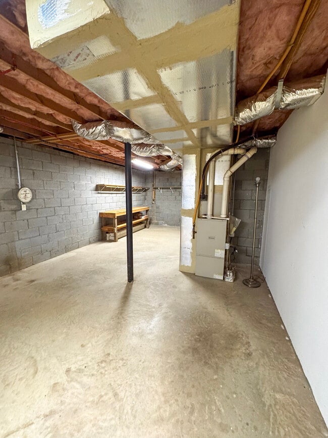 Building Photo - 74 Lockes Way