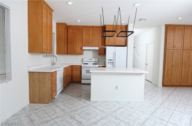 Building Photo - 5830 Willow Trace Ave