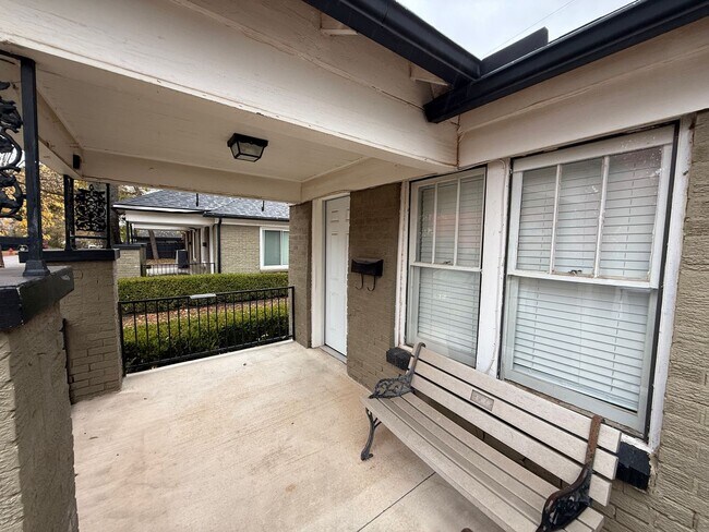 Building Photo - Updated 1 Bedroom for Rent!