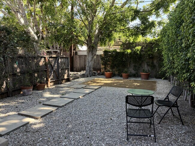 Building Photo - 8714 Rangely Ave