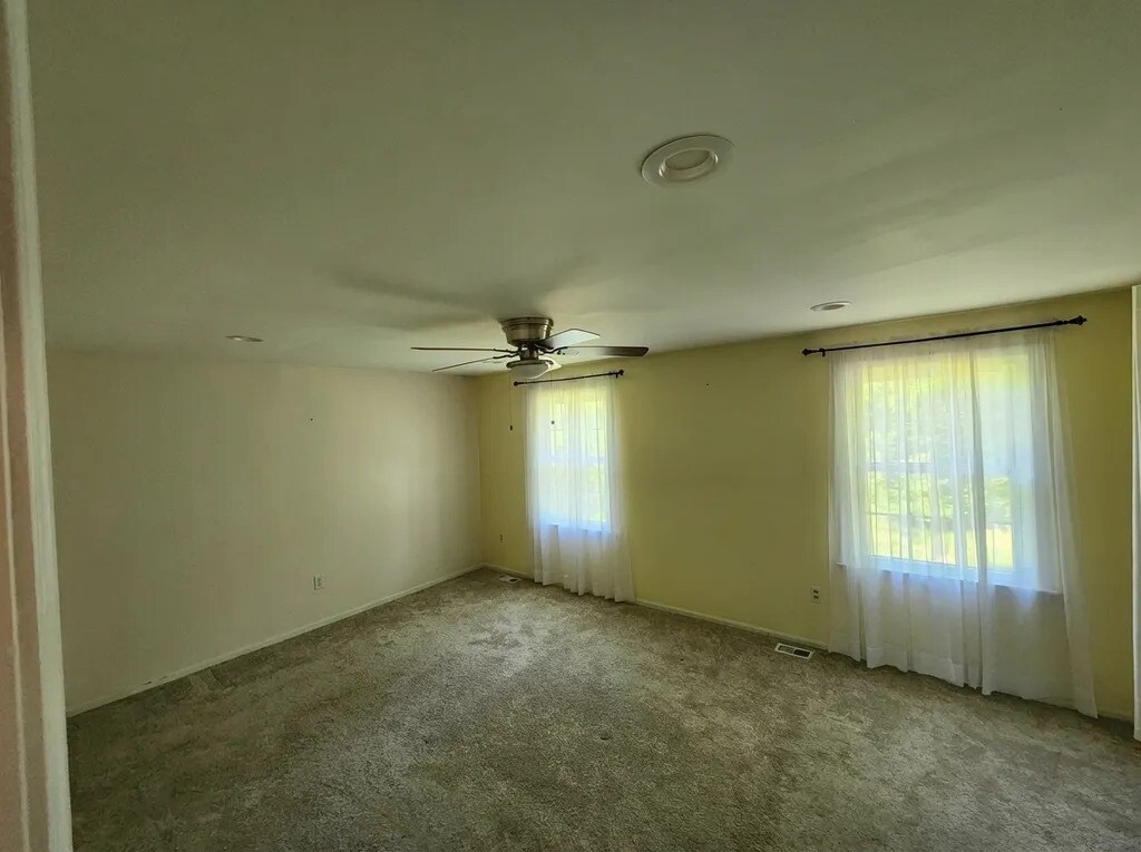 Master bedroom - 277 Lima School Ct