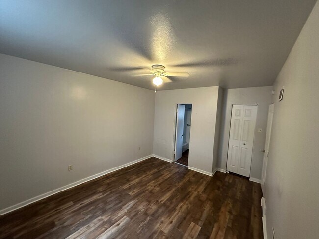 Building Photo - 526 Westinghouse Ave