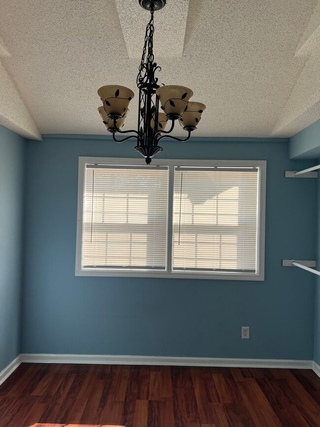 Building Photo - 1 Bedroom Apartment For Rent