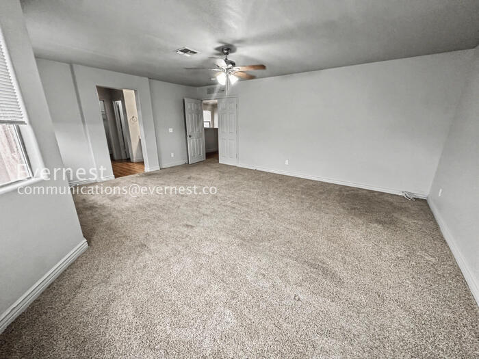 Building Photo - 2210 N 91st Ln