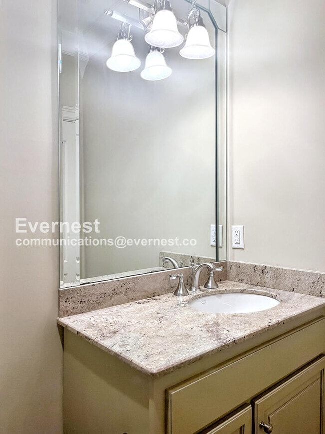 Building Photo - 9558 Hampton Reserve Dr