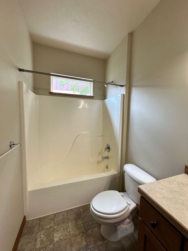 Building Photo - MIE451