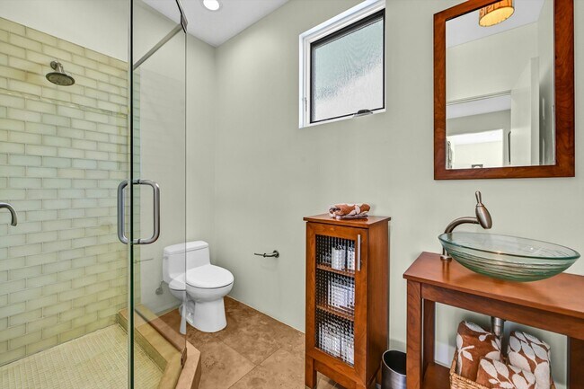 Building Photo - 323 Neptune Ave