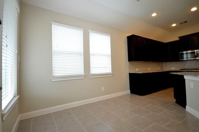 Building Photo - 2211 Hidden Meadow Ln