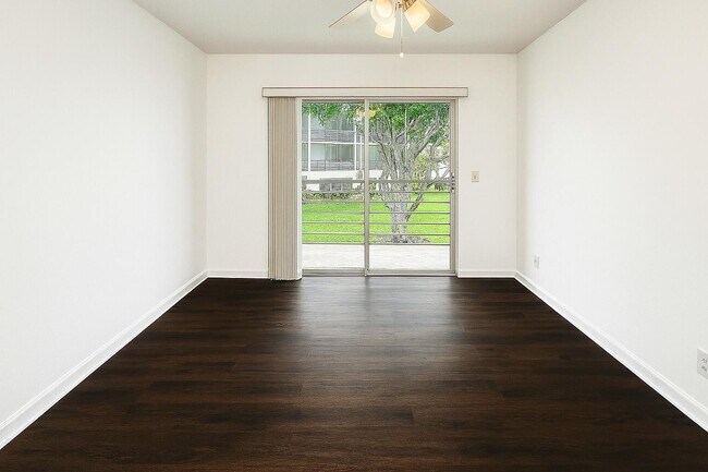 Building Photo - 238 Fanshaw F