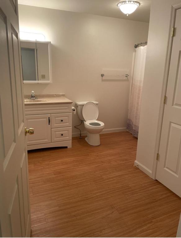 Building Photo - 1530 Briar Manor