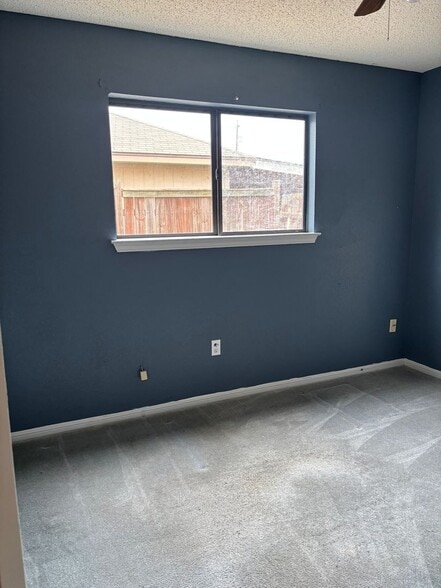 Building Photo - 105 Lariat Cir