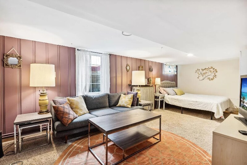 Building Photo - 1139 Maryland Ave E