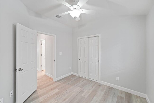 Building Photo - 3529 Shiraz Loop