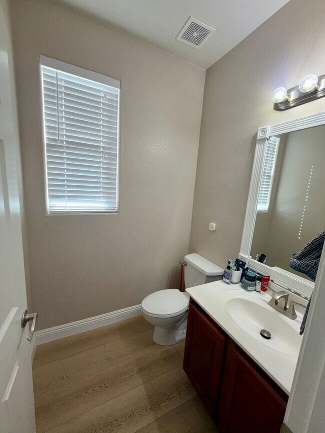 Building Photo - Spacious 6-bedroom, 2.5-bathroom home in Chandler, Welcome to the family friendly community of Su...