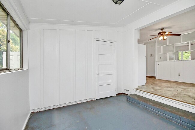 Building Photo - 4401 Ridgeley Dr