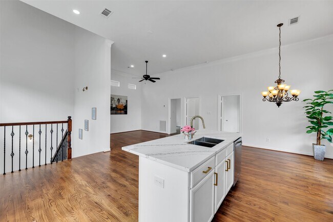 Building Photo - 6014 Hamman St