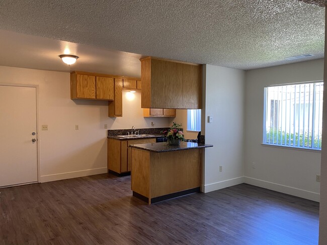 Building Photo - 3000 Jade Way
