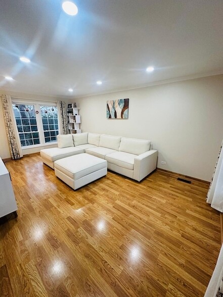 Building Photo - 2062 Danbury Pl