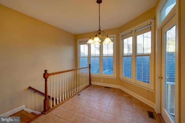 Building Photo - 303 Inspiration Ln